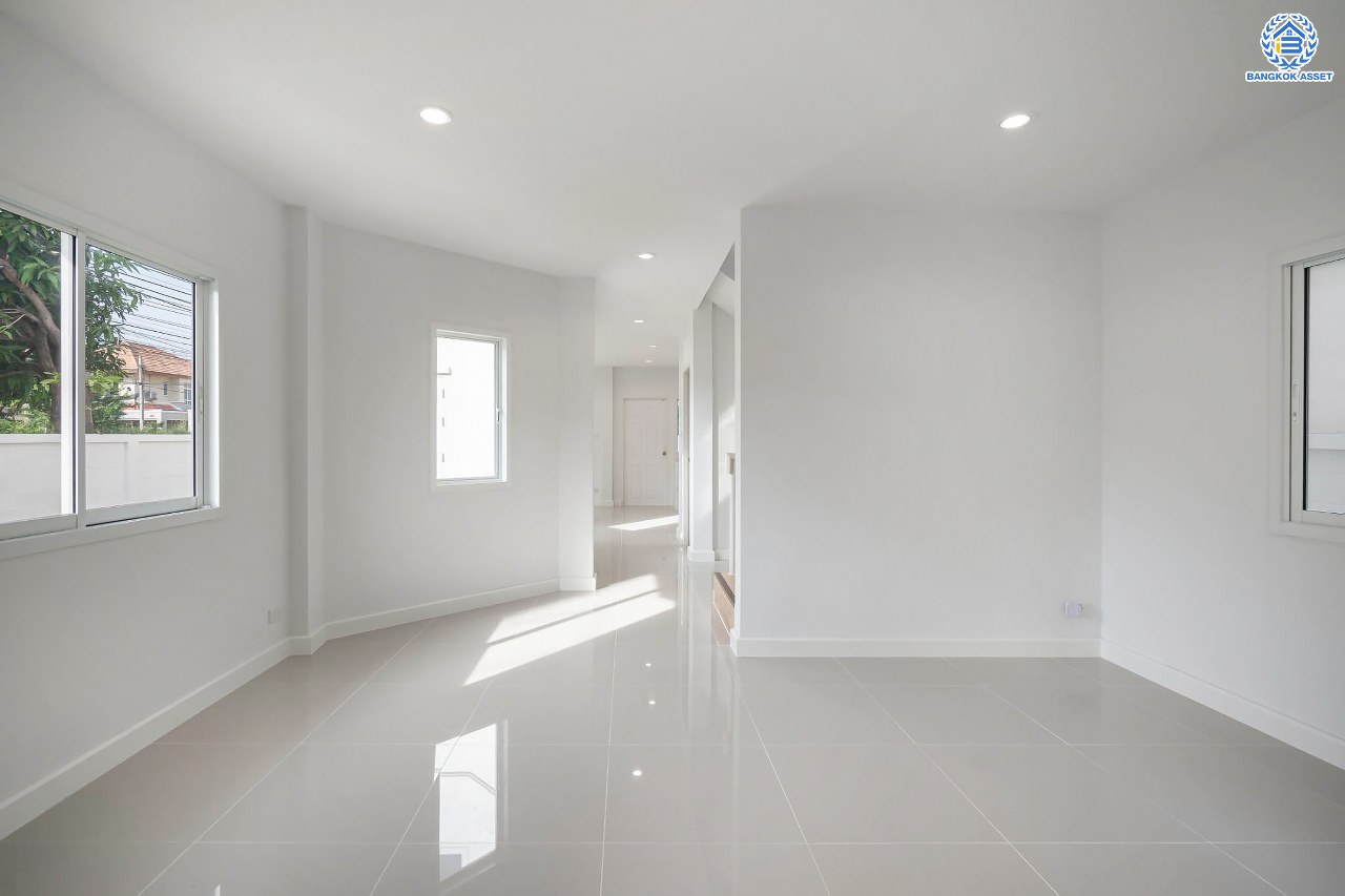 บ้านมือสองตกแต่งใหม่ โครงการ เศรณีลากูน วัดลาดปลาดุก หลังมุม ตอบโจทย์ทุกการใช้ชีวิต เนื้อที่ 59.9 ตร.ว. ฟังก์ชัน 3 ห้องนอน 3 ห้องน้ำ ทำเลเดินทางง่าย สะดวกสบายใกล้รถไฟฟ้าสายสีม่วง "สถานีคลองบางไผ่" ทางด่วน "กาญจนาภิเษก" และห้างสรรพสินค้าเซ็นทรัลเวสต์เกต